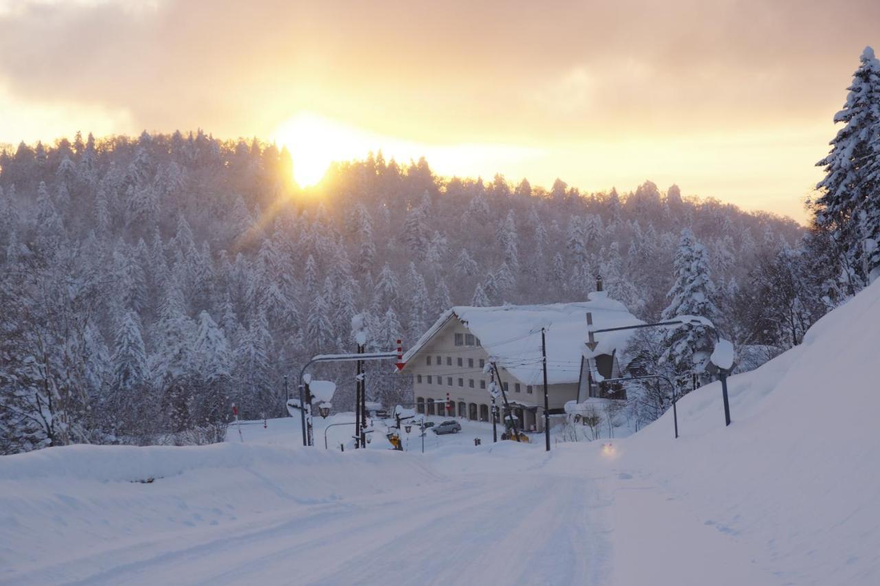 Higashikawa K'S House Hokkaido - Asahidake Onsen Hostel מראה חיצוני תמונה